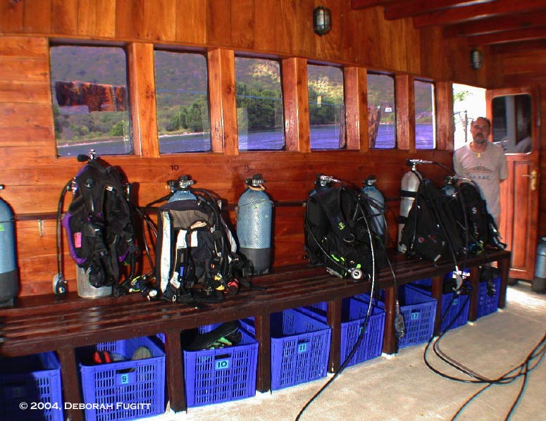 SMY Ondina Indonesia liveaboard dive deck