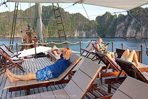 SMY Ondina Indonesia liveaboard dive deck